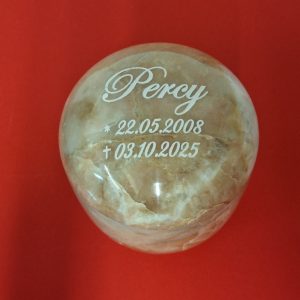 Beschriftung Ihrer Urne – Lasergravur / Personalisierung nach Wunsch